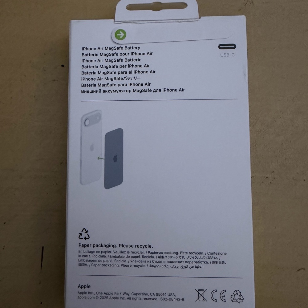 Apple MagSafe Battery Pack - White - Picture 3 of 3